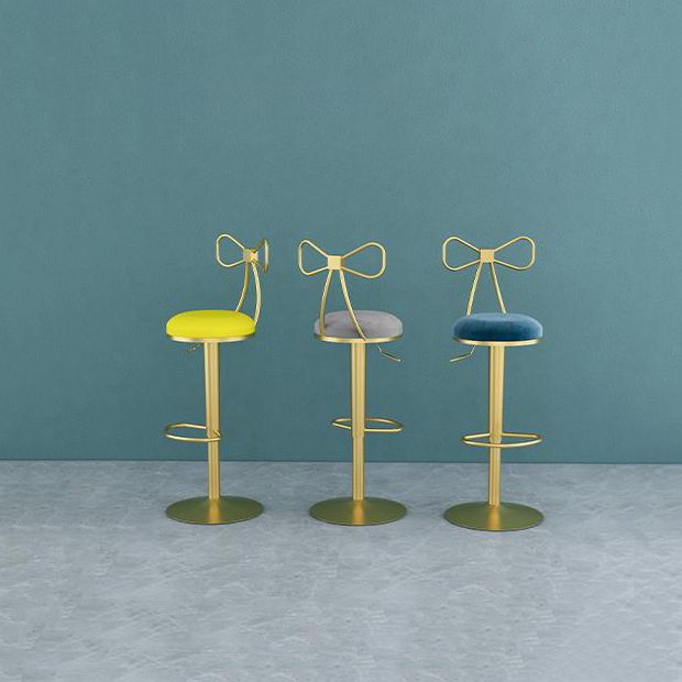 Contemporary Metal Bar and Counter Stool Low Back Stool with Pedestal Base in Gold