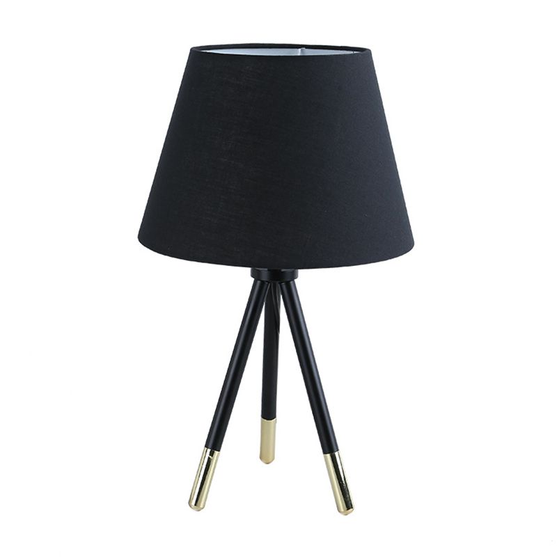 Empire Shade Tripod Night Lamp de estilo nórdico Fabrica Single Black/White Table Light