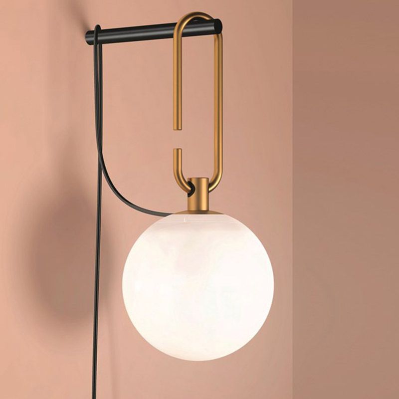 Global Matte weiße Glasleuchten leicht Einfachheit 1 Glühbirne Schwarz -Gold -Wandhalterung Lampe