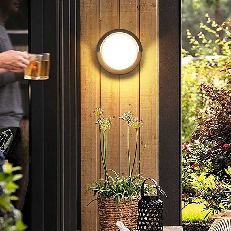 Fissature di illuminazione contemporanea con ombra acrilica arrotonda lampada esterna