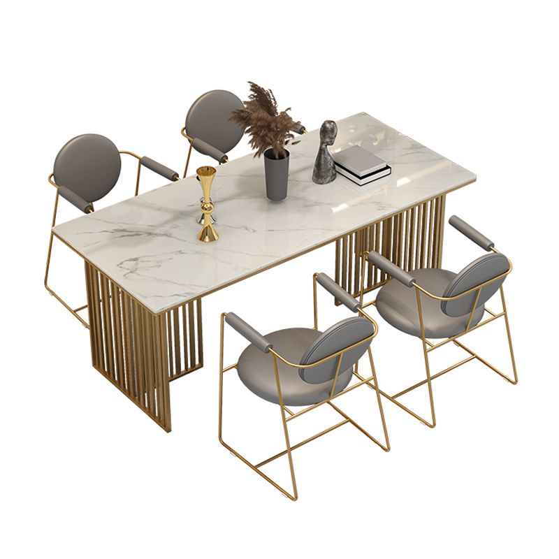 Mesa de comedor de lujo tradicional Mesa de piedra sinterizada con marco de oro para uso en el hogar