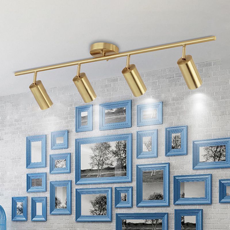 Luz de pista nórdica montada en superficie en sala de estar dorada, tienda de ropa para el hogar, iluminación comercial semimontada
