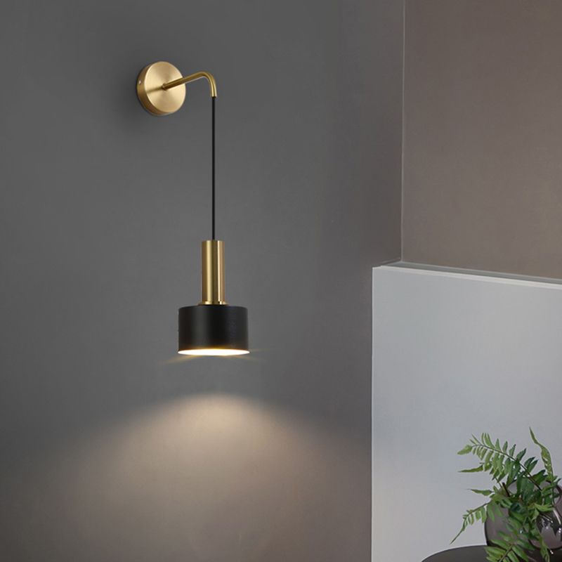 Iluminación de apliques de pared cilíndrica estilo de pared de metal moderno aplastador para dormitorio