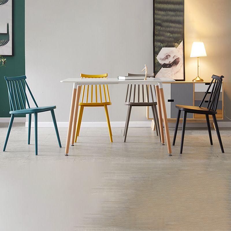 Sedia laterale di plastica contemporanea finitura opaca sedia a tasso da bordo interno