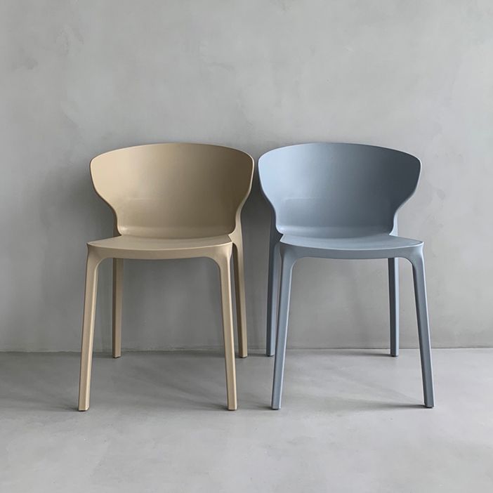 Contemporary Plastic Dining Chair 15.5'' Wide Wingback Side Chair for Home Use