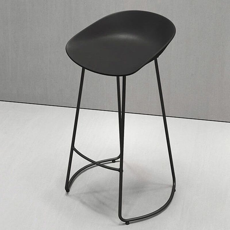 Industrial Plastic Bar Stool Armless Dining Stool with Metal Base