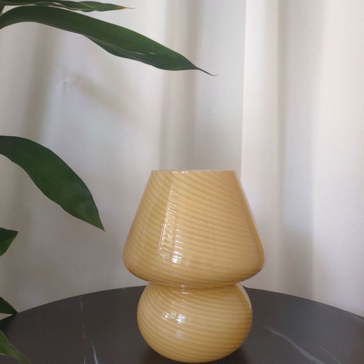 Trendy paddestoelvormige tafellicht macaron glas 1-licht nachtkastje lamp voor slaapkamer
