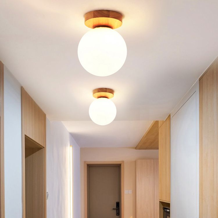Moderne, schattige Deckeneinbauleuchte aus hellem Holz, Gang-Deckenleuchte aus Holz