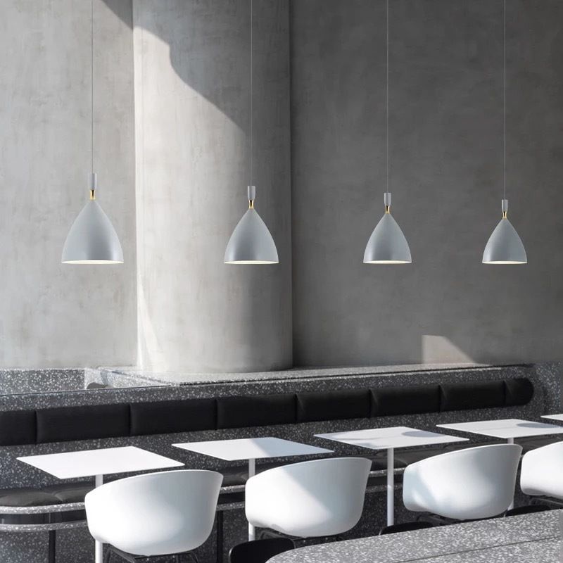 Lámpara colgante de luz colgante moderna con un solo colgante con sombra de hierro forjado