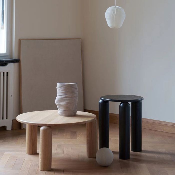 Nordic Side Table Round Solid Wooden End Table with Three Legs