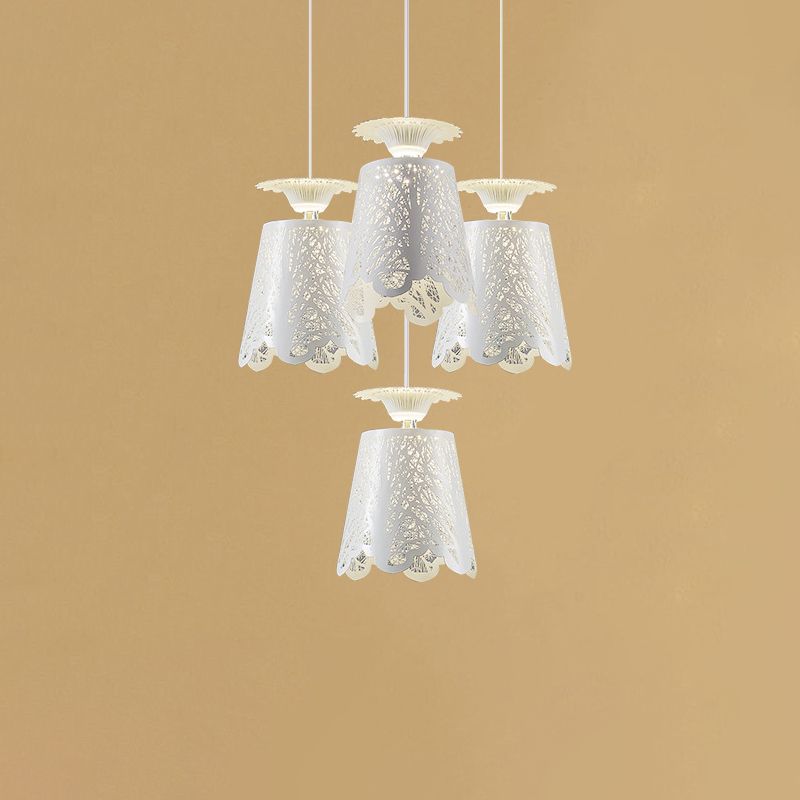 IJzeren geschulpte bekervorm plafondlamp eenvoudig 4 lampen wit cluster hanger licht voor eetkamer