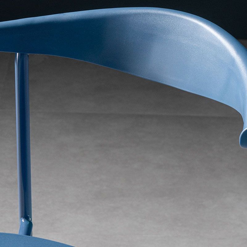 Silla contemporánea con respaldo abierto, silla auxiliar sin brazos con patas de metal