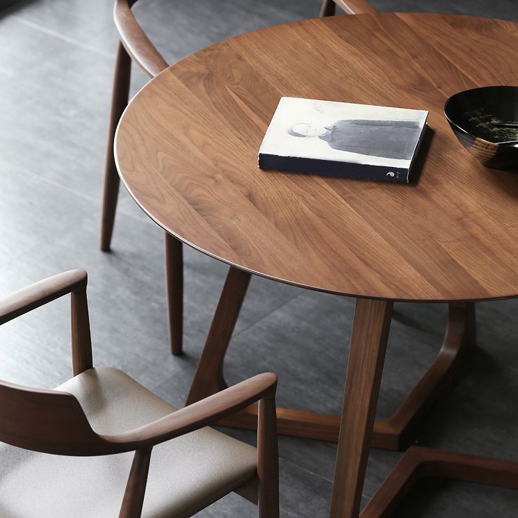 Mesa redonda de ashwood brown sencilicidad de doble pedestal para comedor