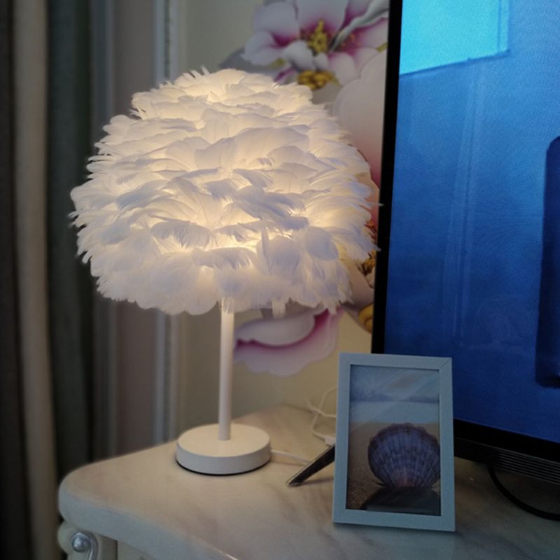 Luminaire de bureau métallique de style moderne lampe de bureau de plumes créatives pour chambre à coucher