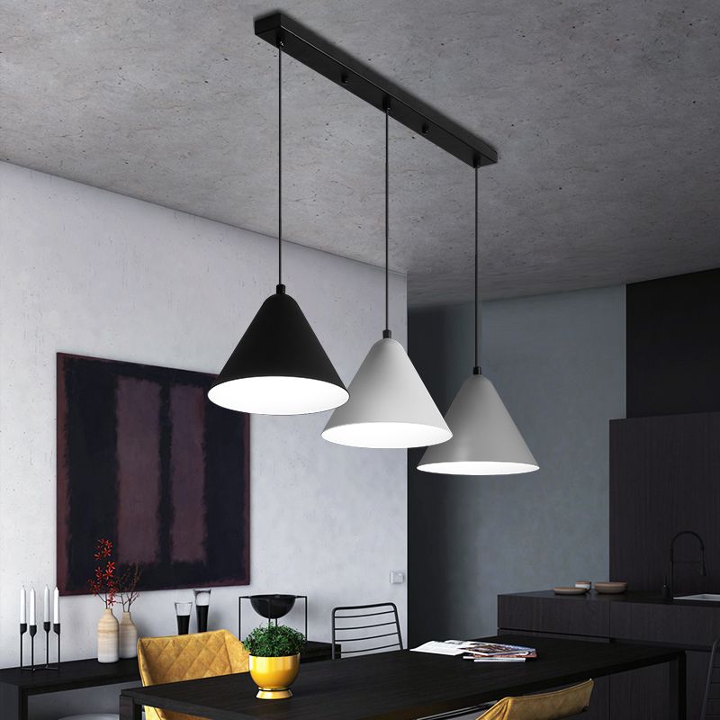 3 lumières Nordic Pendante Lighting Conical Drop Laut avec de l'ombre en métal pour salle à manger