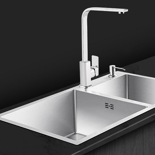 Modern Style Kitchen Sink Overflow Hole Design Scratch Resistant Kitchen Sink
