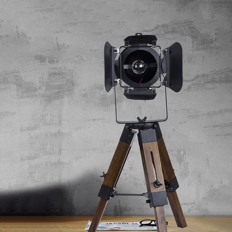 1 lampe de table de nuit en métal clair