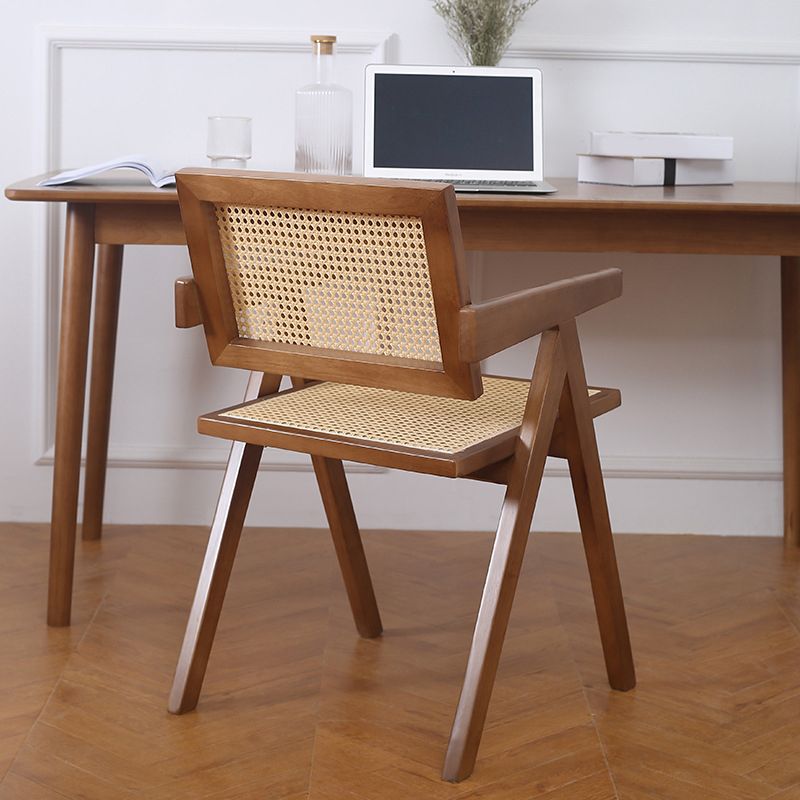 Silla de comedor contemporánea con respaldo abierto de madera maciza con acabado mate