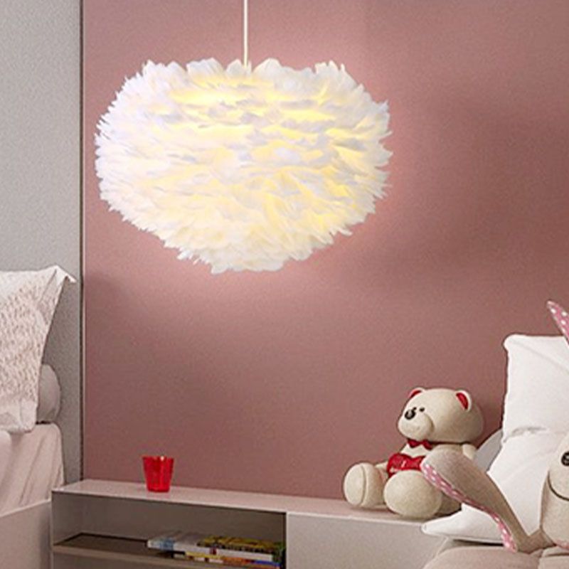 Luminaires de lustre Globe Chandelier Multi-Head Primp à lustre blanc avec une teinte en plumes