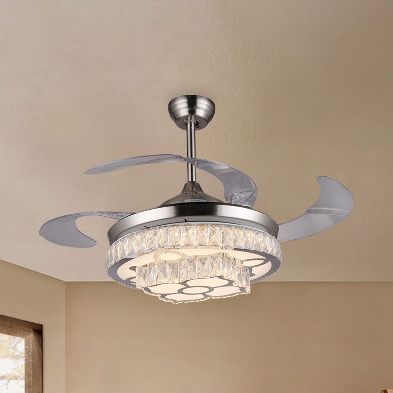 Moderne Blütenleitungsendeckenventilator 42,5 "breites 3-Blatt-Kristallverklebte Halbblütenmontageleuchte in Nickel