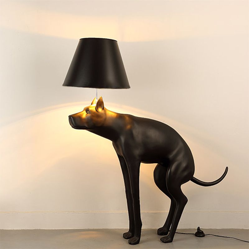 Lámpara de noche de resina Estilo country Style 1 Bulbo de la mesa de la mesa de dormitorio en negro con tono de tela de cono