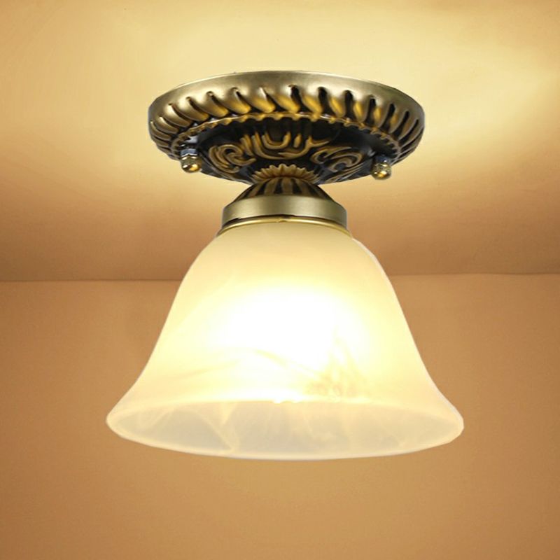 Luz montada en el techo del pasillo de campana de bronce vintage con montaje semi empotrado de vidrio escarchado simple