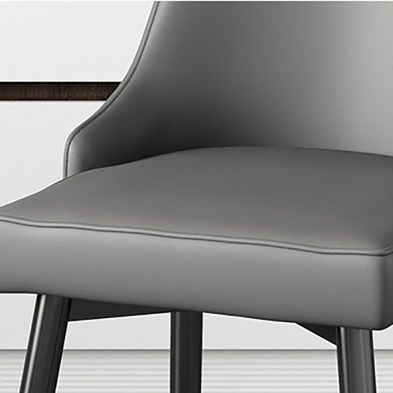 Sillas sin brazos de comedor de metal Glam, sillas Parsons de comedor de cuero PU para restaurante