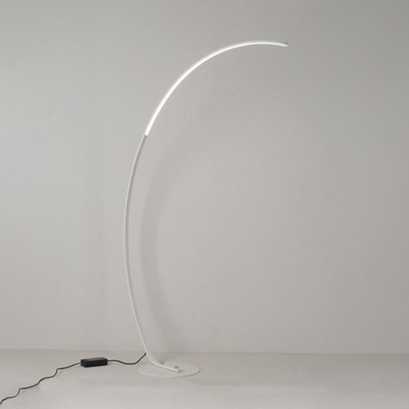 Lampadaire en forme d'arc en aluminium LED minimaliste LED debout pour le salon