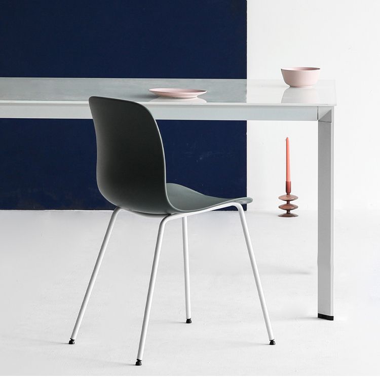 Silla de comedor moderna sin brazos Silla de comedor de plástico para uso en restaurantes
