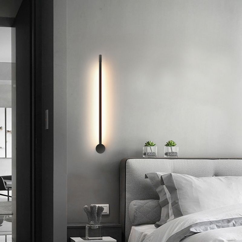 Modern Metal Wall Sconce Linear Shape Wall Lamp with Silicone Shade in Black