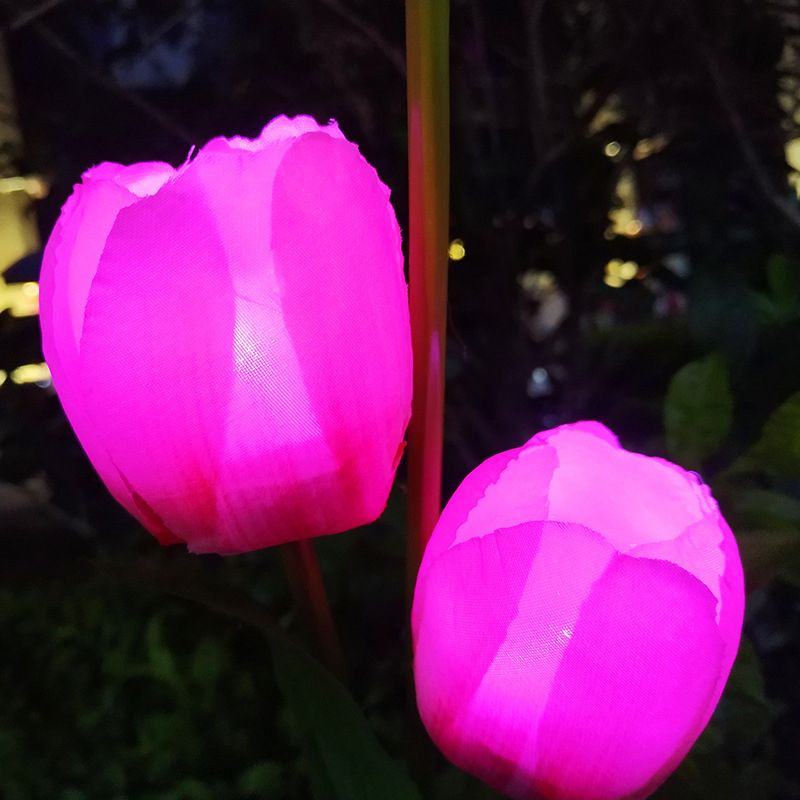 Contemporary Tulip Shaped LED Lawn Lighting Plastic 3 Bulbs Pathway Solar Stake Light in Red