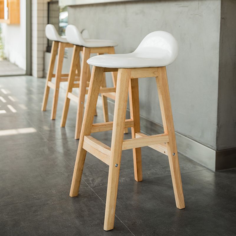 Taburete de bar sin brazos con respaldo moderno, taburete de bar de madera para tienda de postres con cojín y pedal