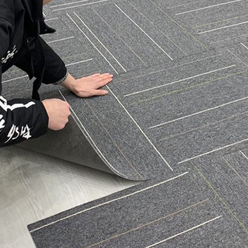 Modern Carpet Tiles Self Adhesive Multi Level Loop Fade Resistant Carpet Tile