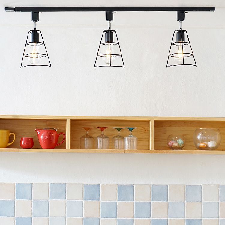 3 Lumières Cage Cage semi-plat Ceiling Light with Conical Shade Retro Style Noir / Blanc
Éclairage de plafond rotatable