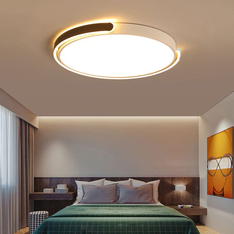 Modernism Metal Ceiling Light White/Black Flush Mount Lighting for Foyer