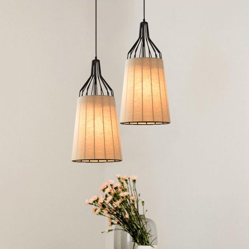 11 “/14” W Candelier de techo cónico vintage 3 luces Luz de suspensión de tela en negro/café/beige con marco de hierro