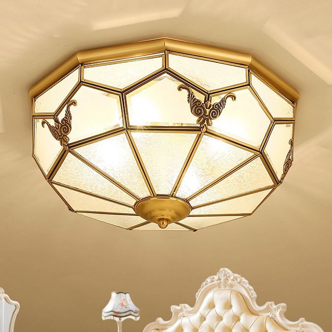 Plafonnier de luxe colonial en cuivre avec abat-jour en verre à motifs