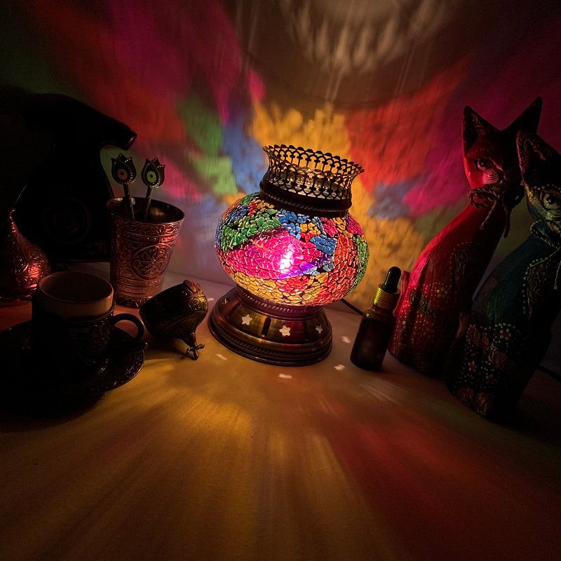 Traditional Lantern Torchiere Lamp 1-Light Stained Glass Table Light for Bedroom