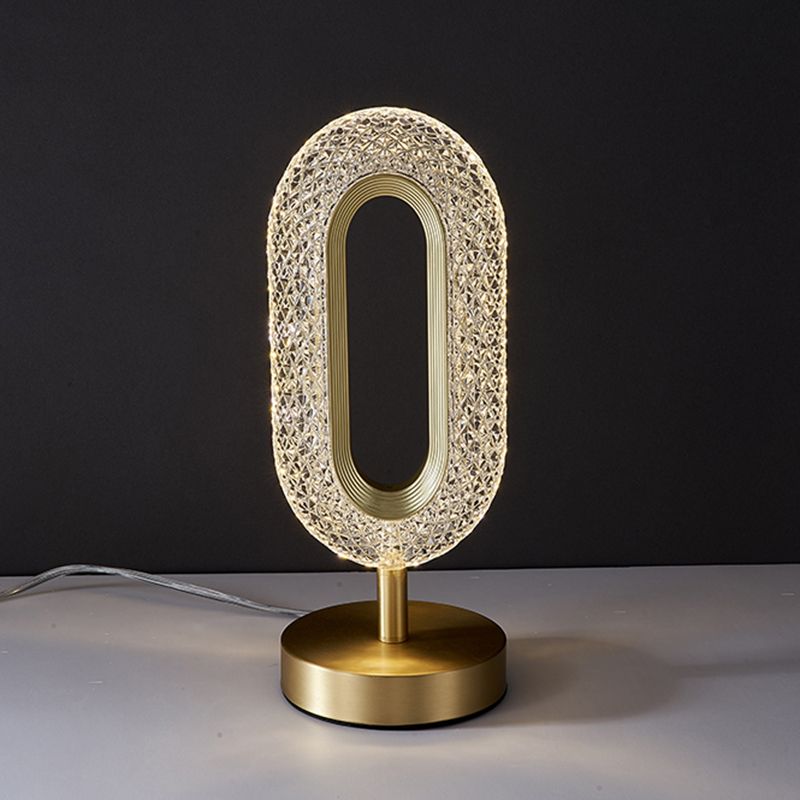 Lampada da tavolo ovale in cristallo postmoderno a 1 luce in rame per camera da letto