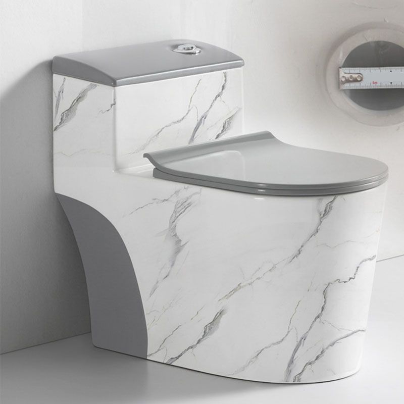 Siphon JetFlush Toilet Traditional One-Piece Toilet with Slow Close Seat