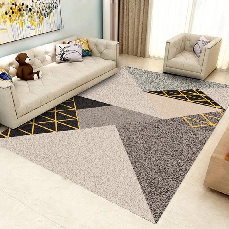 Fresh Simplicity Rectangle Area Rug Modern Triangle Printed Indoor Rug Polyester Stain Resistant Carpet for Home Decoration