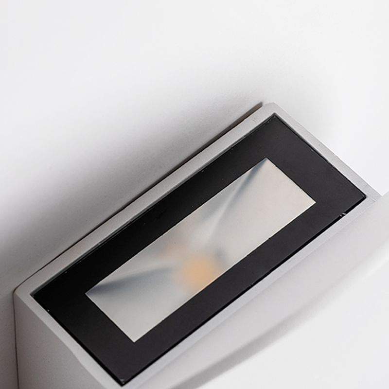 Round Shape Metal Wall Sconce Modern Style 1-Light Wall Mounted Light for Bedroom