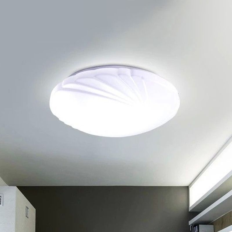 Contemporary Round Flush Ceiling Light Acrylic Bedroom LED Flush Mount Lighting Fixture in White
