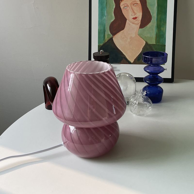 Moderne Kegel Nachtischlampe eine leichte Nachttischlampe