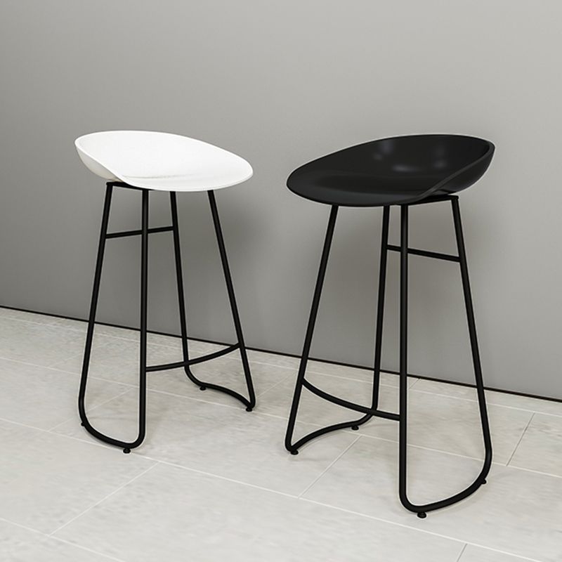 Modern Backrest Armless Counter Stool Iron Bar Stool with Acrylic Seat and Pedal for Cafe