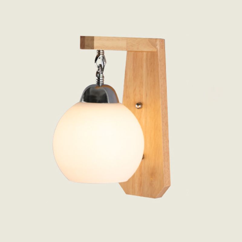 Luz de pared de globo de vidrio de leche con lámpara de pared contemporánea de bombilla de madera en blanco para dormitorio