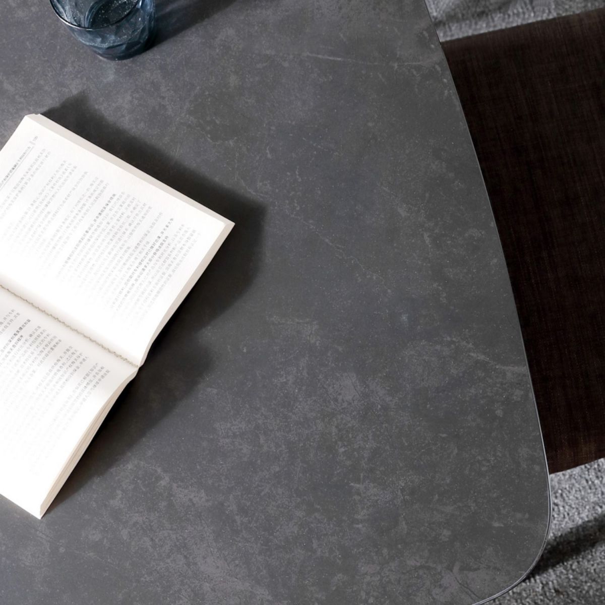 Stile contemporaneo Home Sinterizzato Sinterizzato Tavolo da pranzo Tavolo a forma di rettangolo con 4 gambe Base