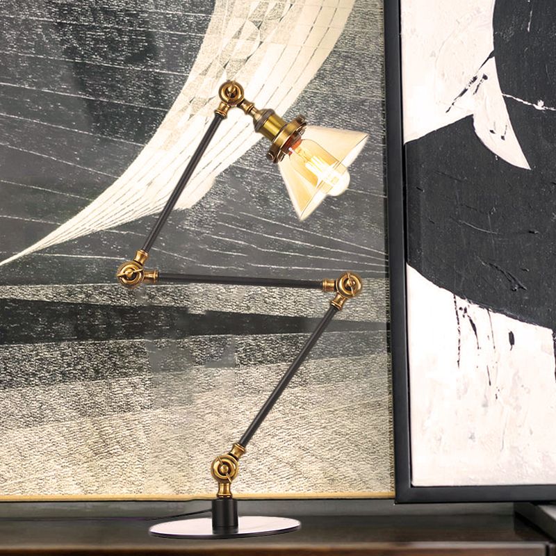 Table conique de style industriel clair Ambre / verre transparent et métal 1 lampe de table de chambre à coucher légère avec bras réglable en noir / laiton