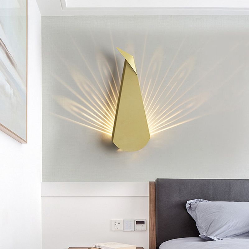 Minimalism Metal Peacock Wall Lamp Post-modern Style Home Decorative Lighting Sconce in Warm Light