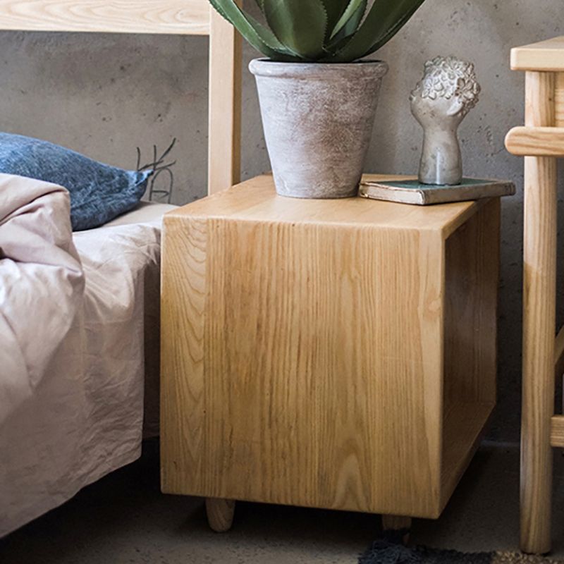 Wooden Night Table Modern Solid Wood Nightstand with Lower Shelf